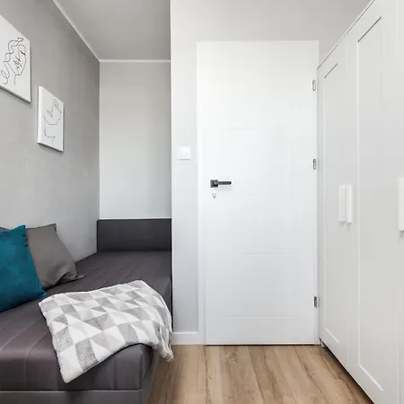 Pokoje Gdansk Zaspa - Pilotow 20B, 800M Skm-Zaspa, Odleglosc Do Morza 3Km Apartment Exterior photo